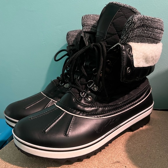 chic Shoes - Chic Duck Boots. Black. Faux Fur. Lightly Used. Worn Twice.